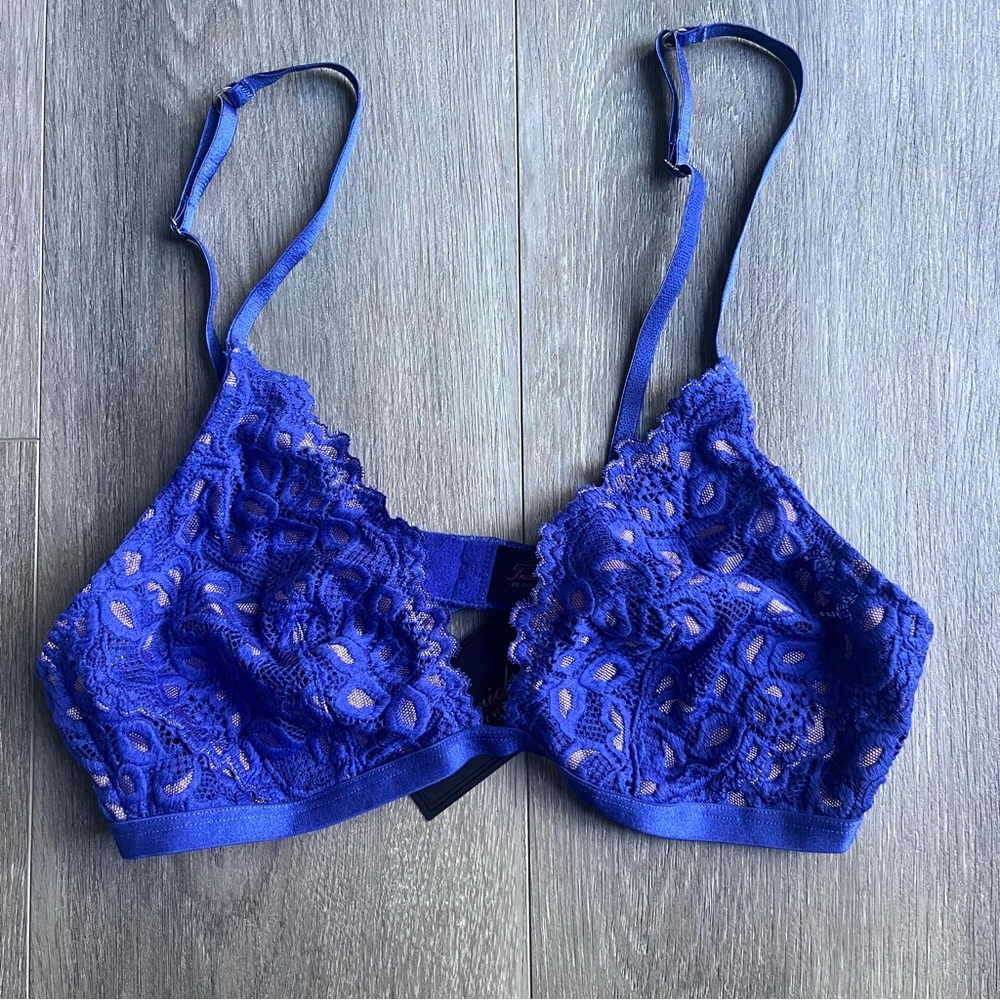 Frederick’s of Hollywood Blue Lace Bralette Medium New